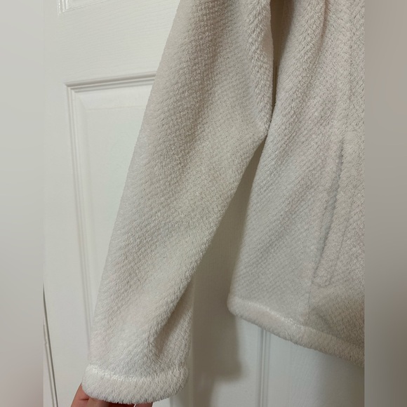 Patagonia Women’s Re-Tool Snap-T Fleece Pullover, White - Small - Picture 6 of 8